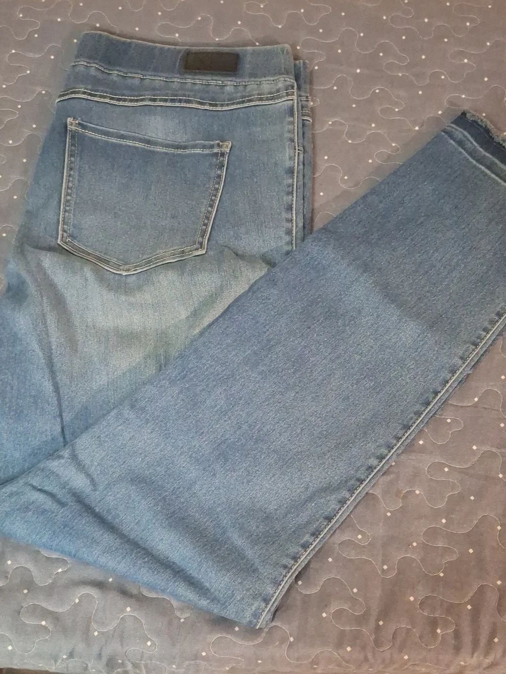 Natural Reflections Women's Blue Denim Pull on Jeans - size large